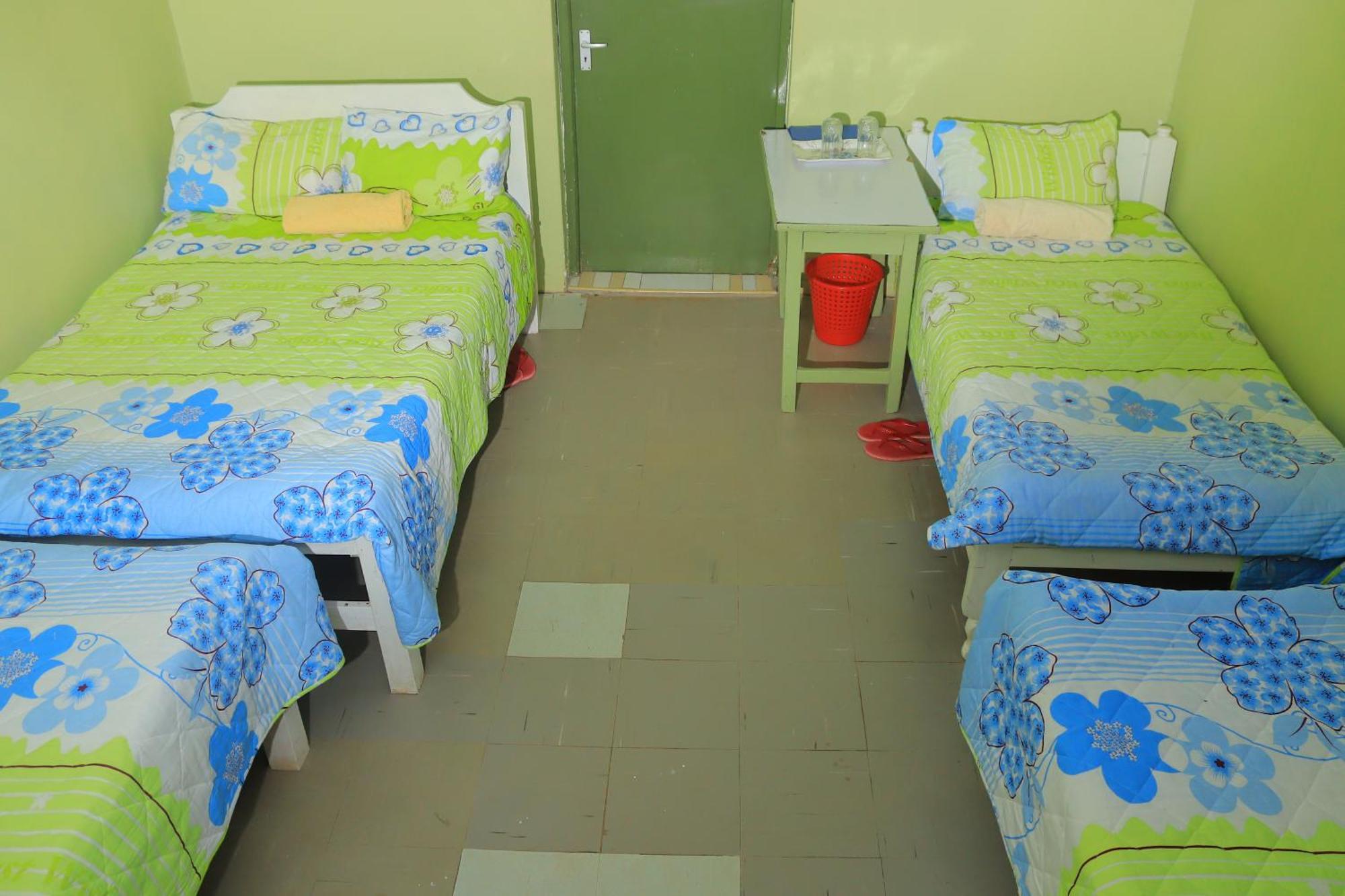 Rhino Tourist Camp Hotel Ololaimutiek Kültér fotó